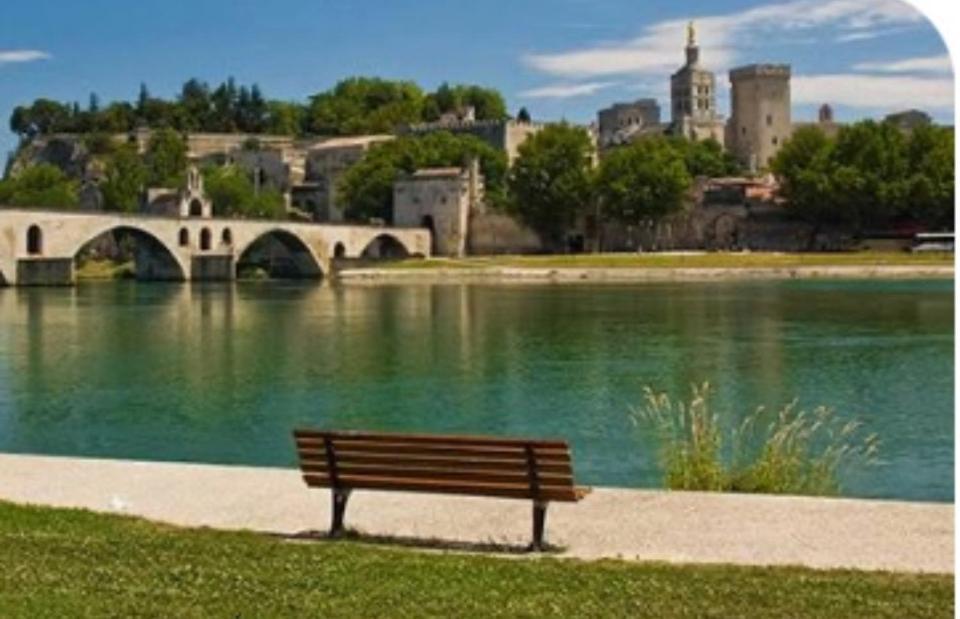 Appartement 32 M2 Intra Muros - Wifi - Netflix - Bureau Avignon Exterior photo